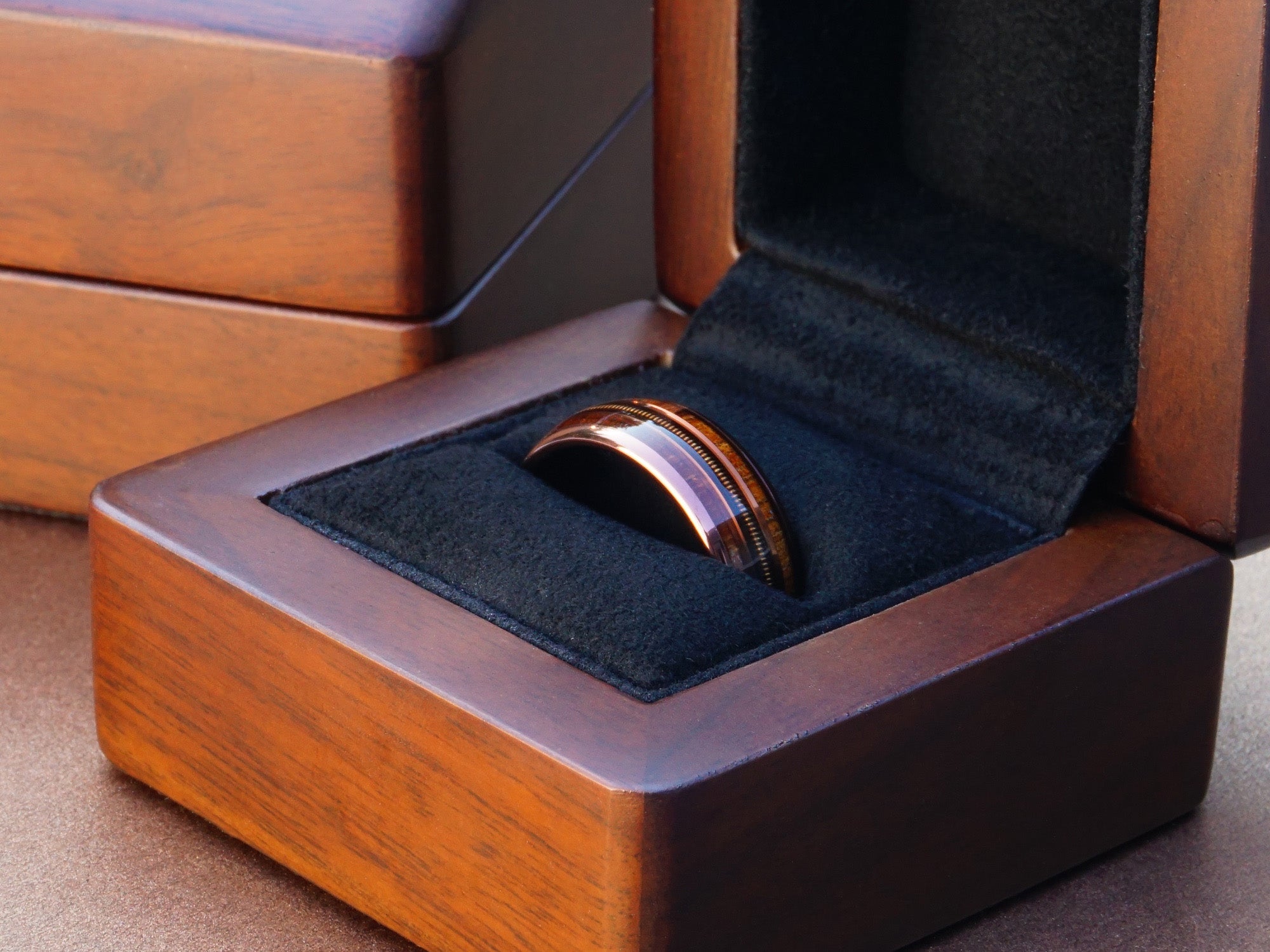 brown koa guitar string tungsten ring, polished brown ring with koa wood and guitar string inlays, mens wedding band, luxury wood ring box