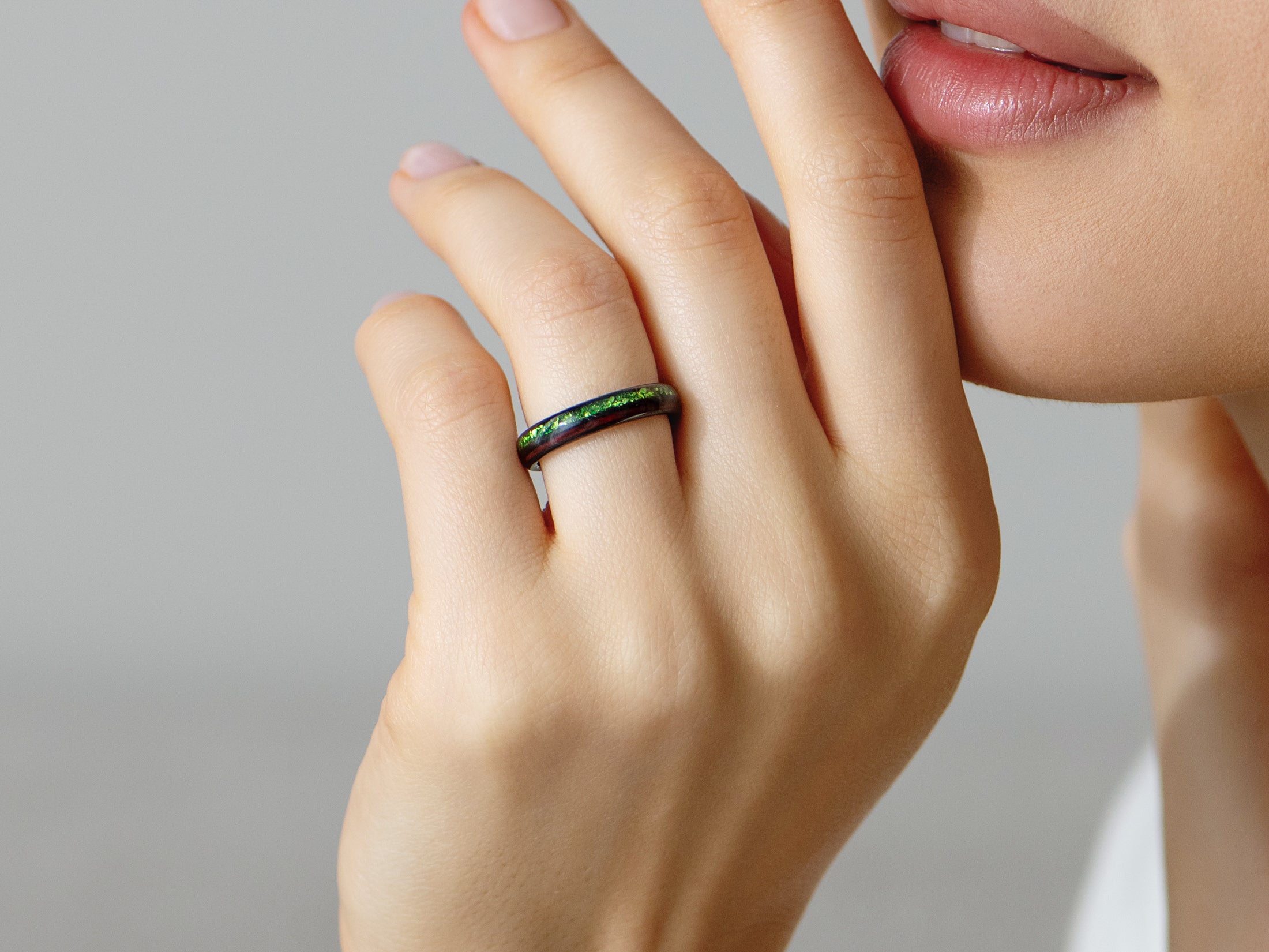 4mm black redwood emerald ring, womens hand photo