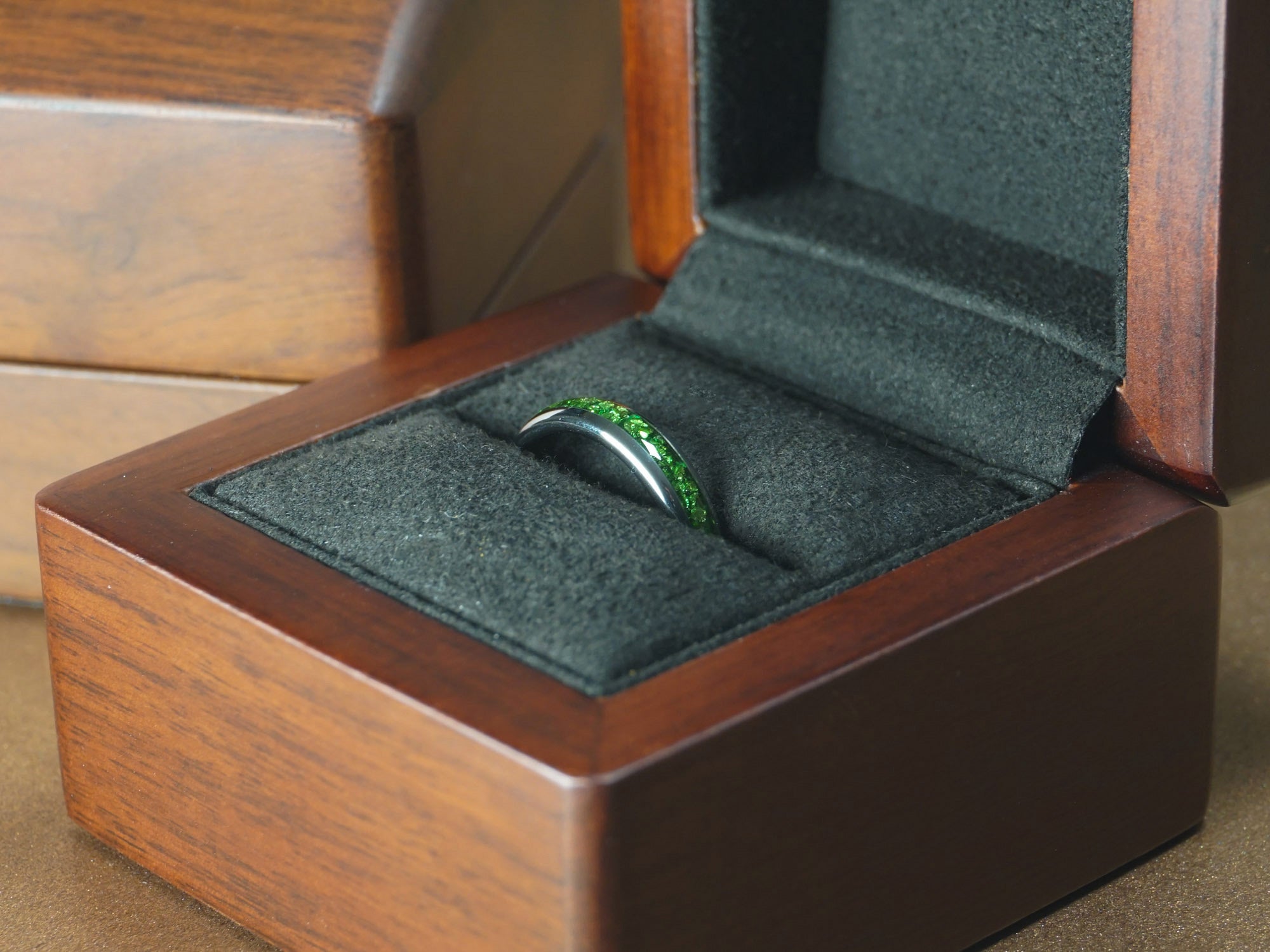 silver emerald tungsten ring, silver polished 4mm ring with green emerald birthstone inlay, mens wedding band, luxury wood ring box